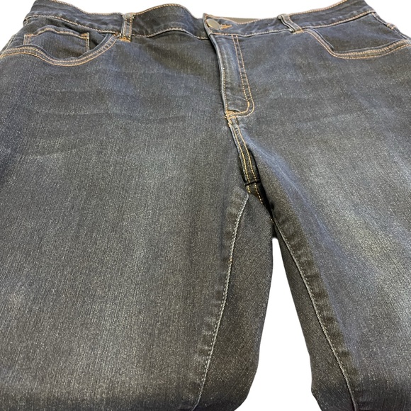 CJ Banks Slimming Dark Denim Jeans Sz 18W -VGC - Picture 4 of 8